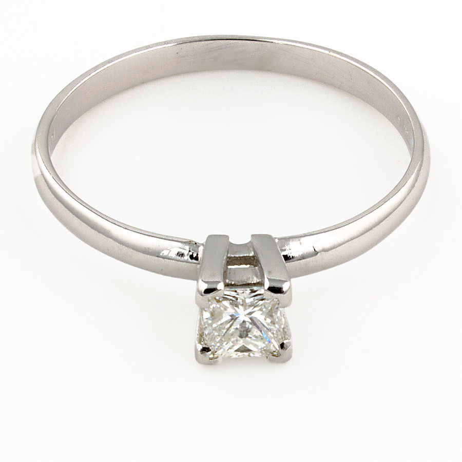 18ct White Gold Diamond 22pt Solitaire Ring Size M